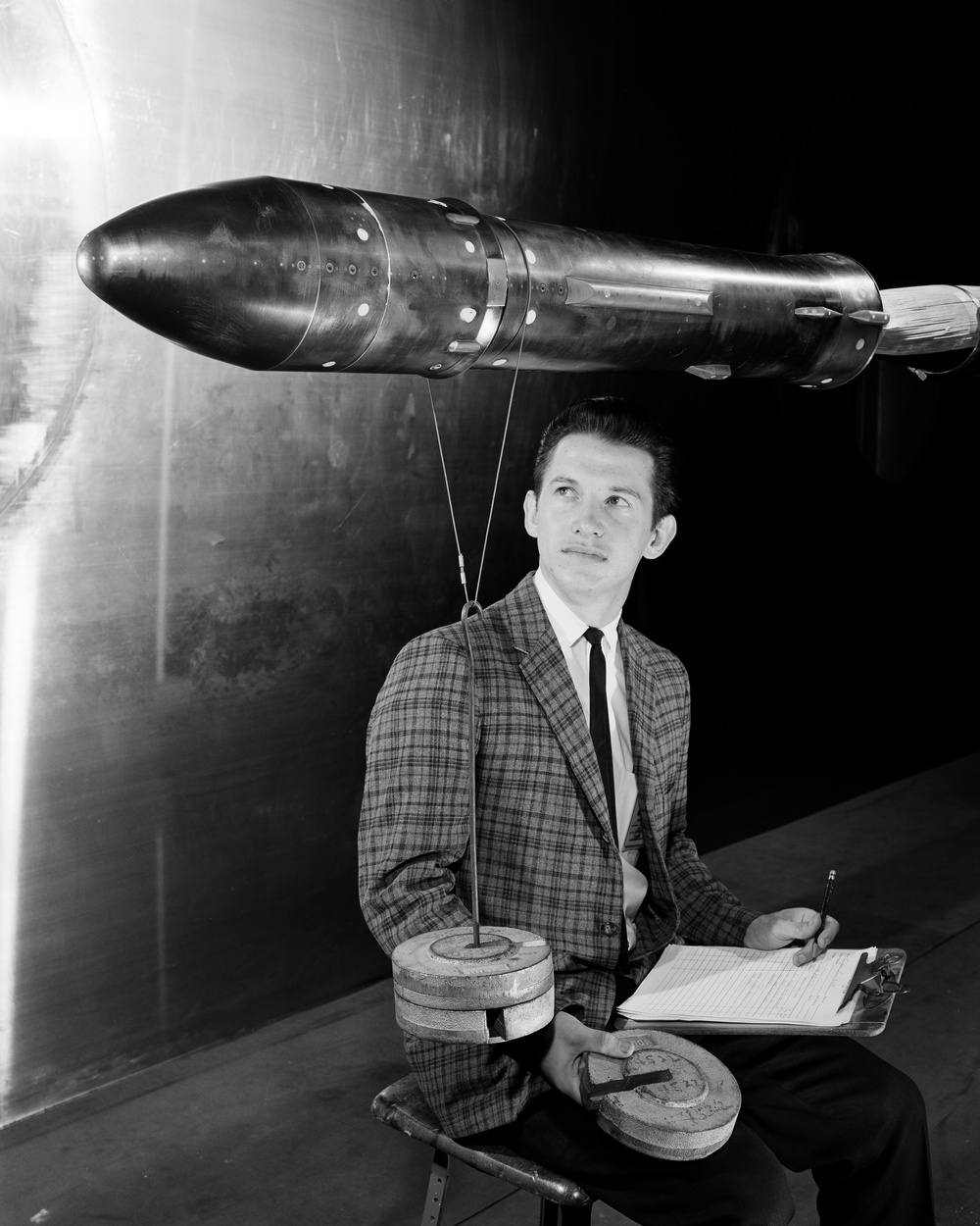 1/10 SCALE AGENA LUNAR ORBITER IN THE 10X10 FOOT WIND TUNNEL