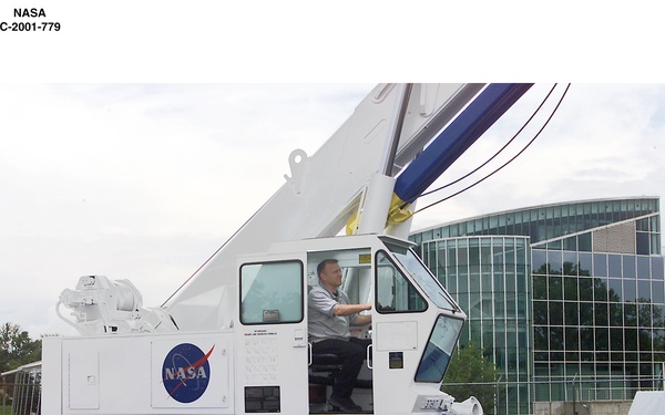 PNH HYDRAULIC MOBILE CRANE WITH GREG SCHADE