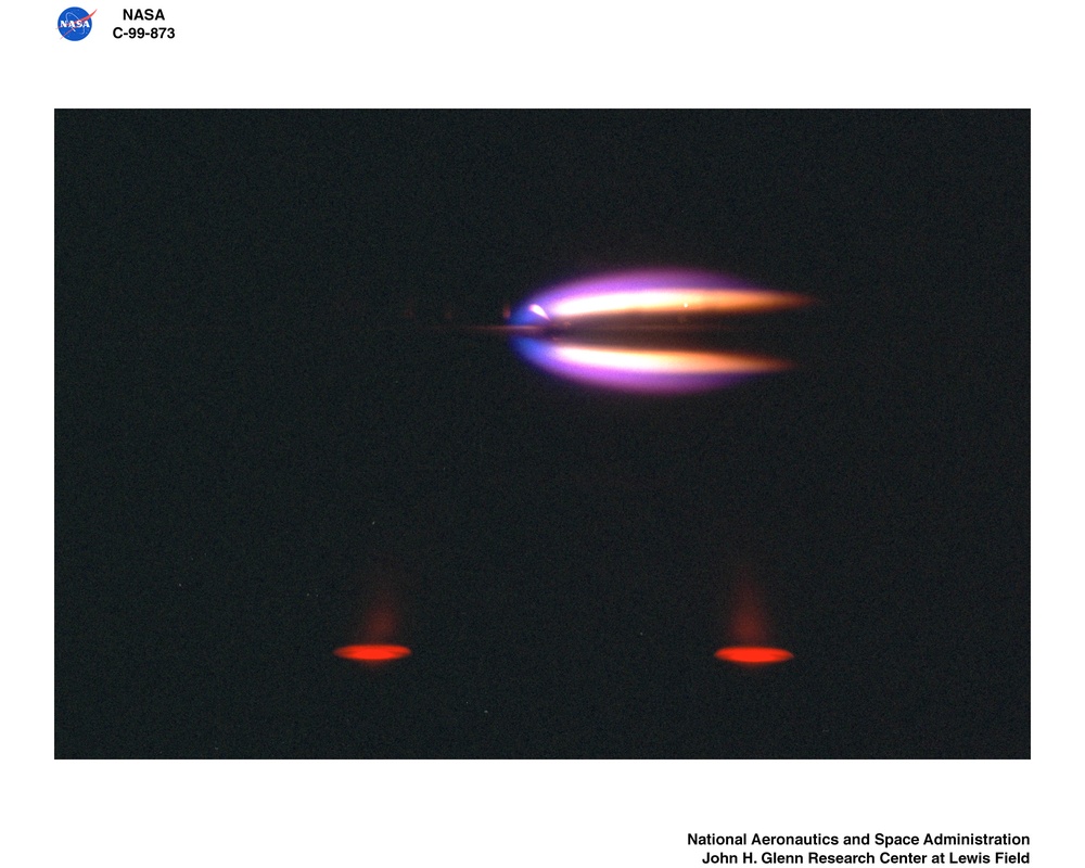 TRANSITION FROM IGNITION TO FLAME GROWTH UNDER EXTERNAL RADIATION IN THREE DIMENSIONS TIGER-3D TEST RESULTS FROM THE JAPAN MICROGRAVITY CENTER JAMIC