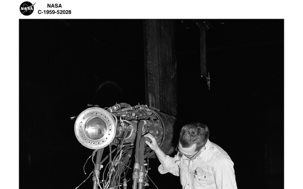 4000 POUND ROCKET MODEL