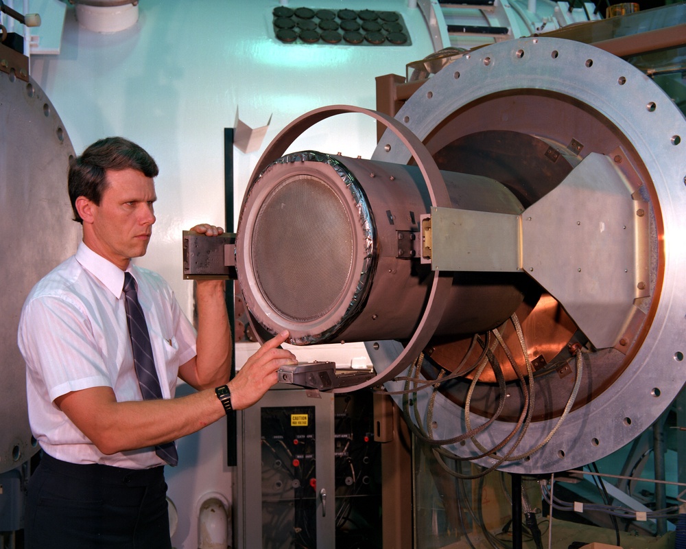 PHOTOS OF TEST FACILITIES IN EPL SHOP