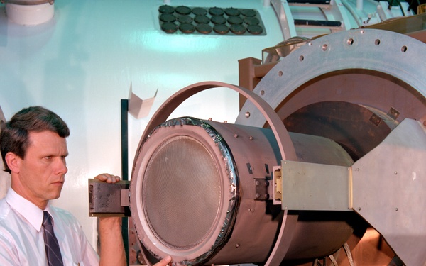 PHOTOS OF TEST FACILITIES IN EPL SHOP