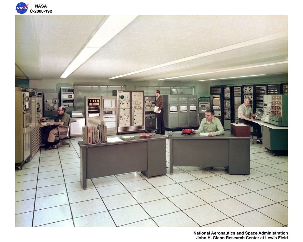 CSD - COMPUTER SERVICES DIVISION - CENTRAL ANALOG DATA RECORDING AREA