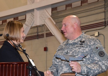 New horizons above the banks of the Mississippi: The 164th Airlift Wing, the C-17 Globemaster III and the road to the future paved by global reach