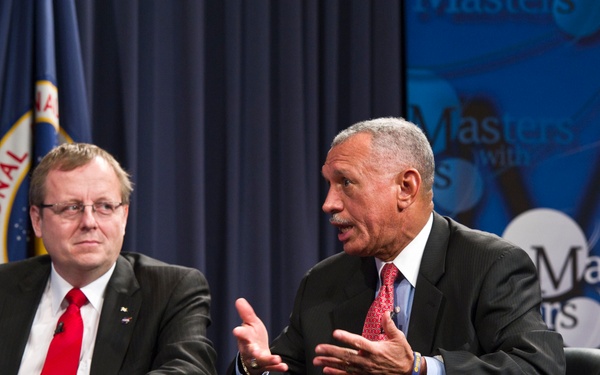 NASA DLR Agreement Signing (201012080005HQ)