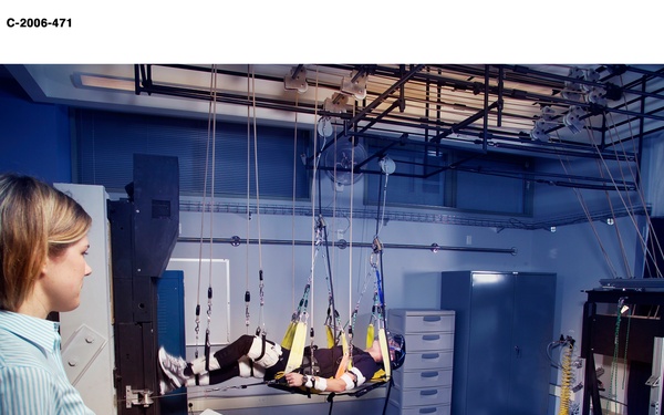 Zero Gravity Locomotion Simulator (ZLS) (0-g)