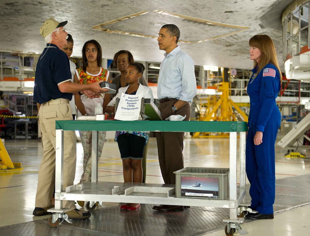 President Barack Obama Visit to Kennedy Space Center (201104290014HQ)