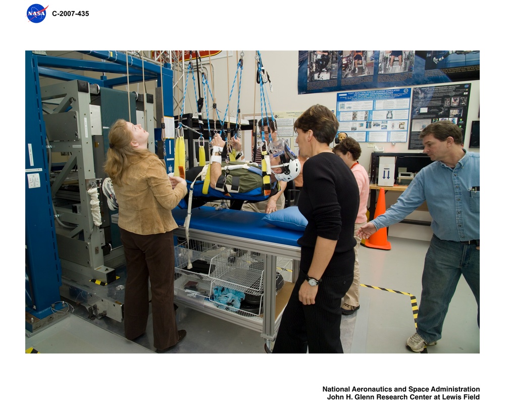 Enhanced Zero gravity Locomotion Simulator (eZLS)