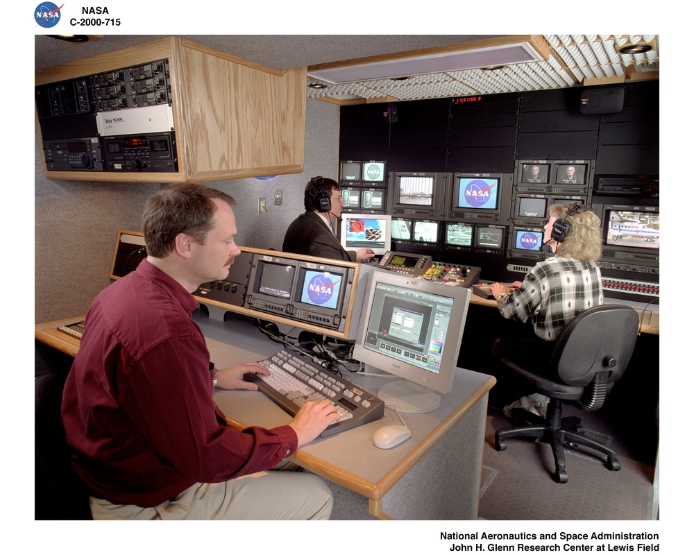 MTPV - MOBILE TELEVISION PRODUCTION VEHICLE - INTERIOR VIEW