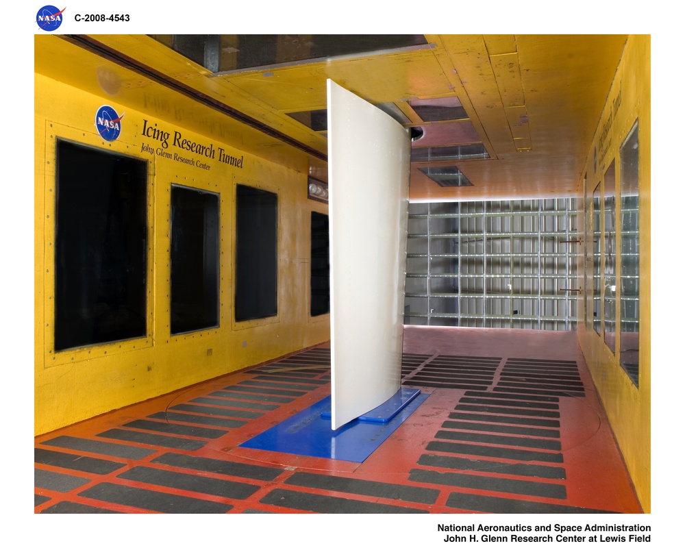 SMR Technologies - Model ATR Horizontal Stabilizer Section; test: new pneumatic boot systems