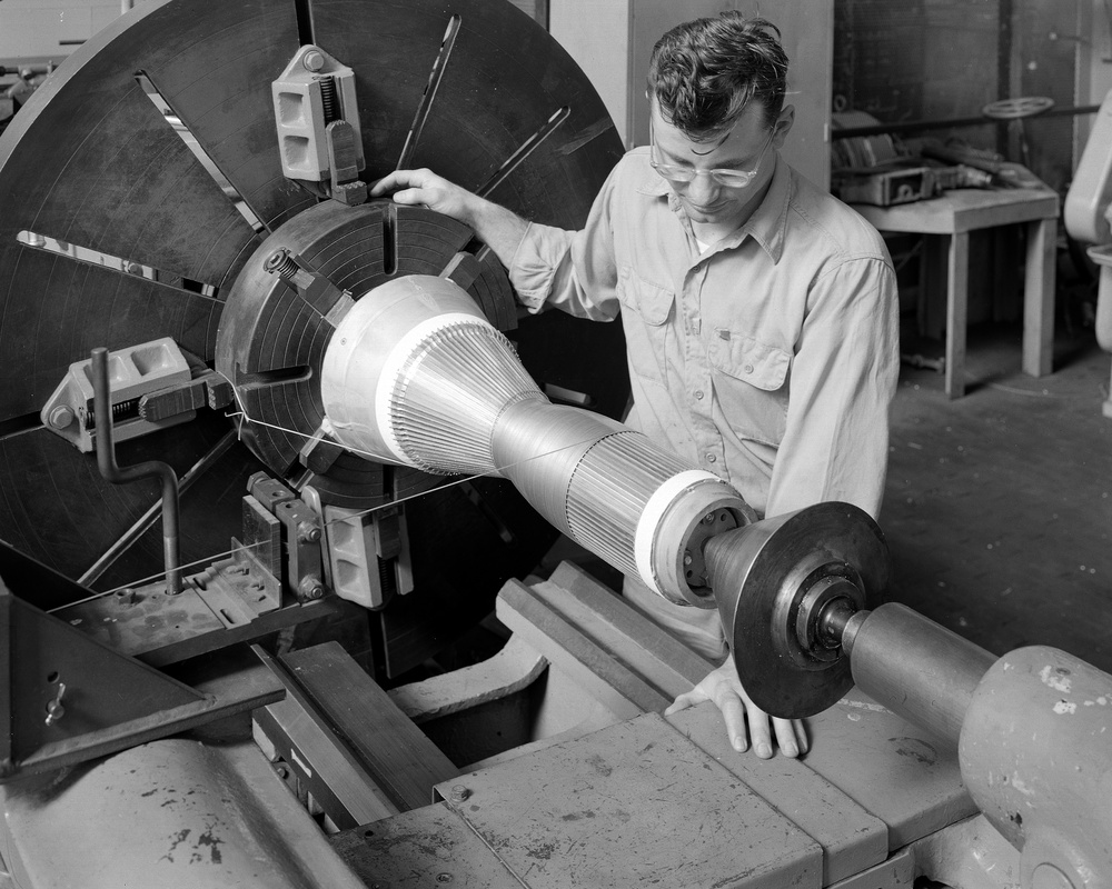 5000 POUND THRUST H2 F2 REGENERATIVELY COOLED ROCKET ENGINE FOR HEAT TRANSFER STUDIES - ENGINE G-15