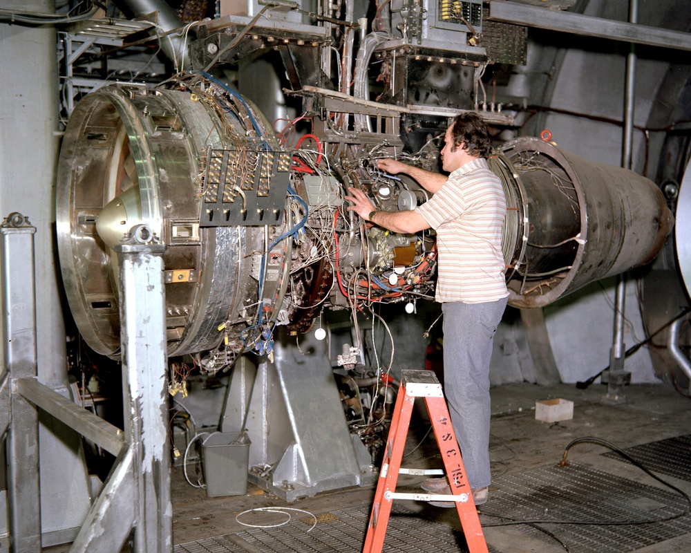 DEFAWL EQUIPMENT IN SPLT-63 PROPULSION SYSTEM LABORATORY PSL-3 - TF-34 - BUILDING 23