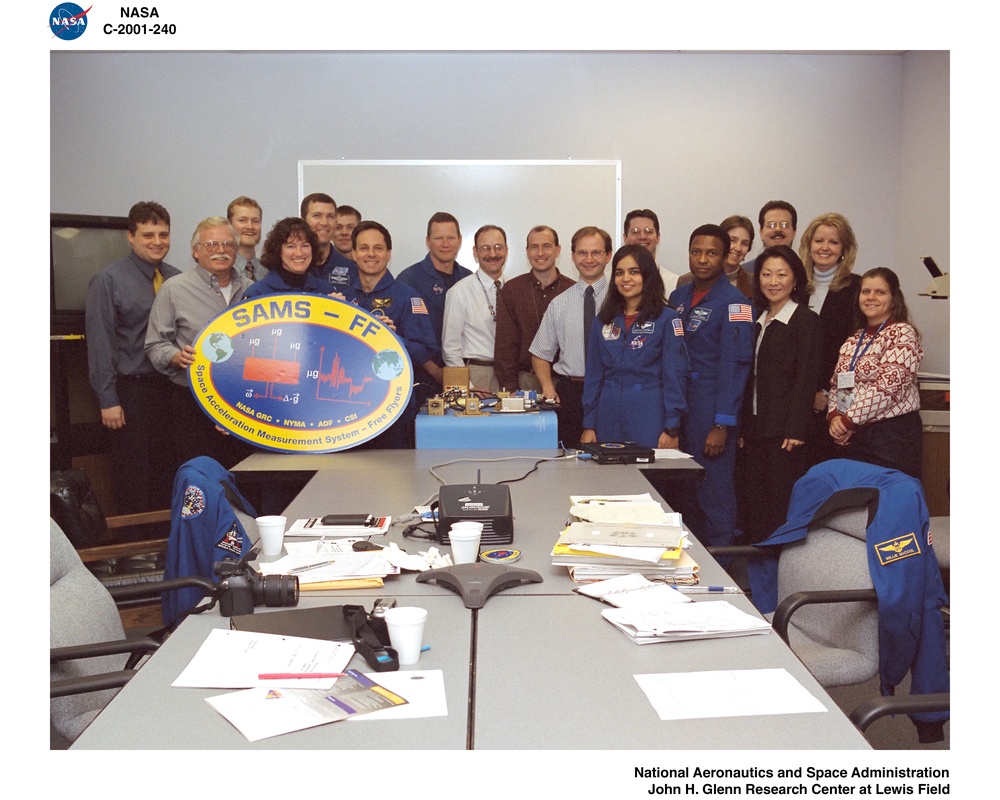 SAMS-FF - SPACE ACCELERATION MEASUREMENT SYSTEM FOR FREE-FLYERS - TEAM WITH STS-107 CREW