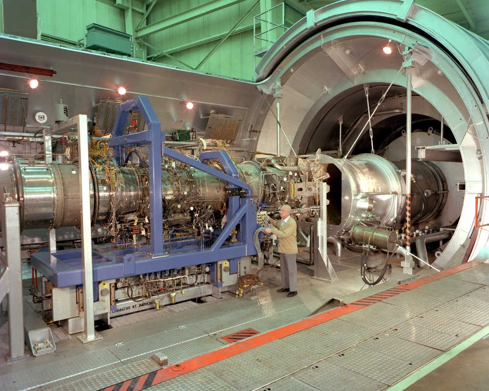 2D/CD NOZZLE INSTALLATION AT PROPULSION SYSTEM LABORATORY PSL 3