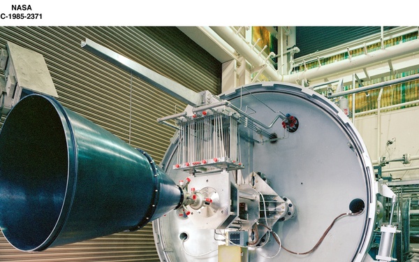 1000 TO 1 AREA RATIO ROCKET ENGINE MOUNTED IN NEW ALTITUDE TEST STAND