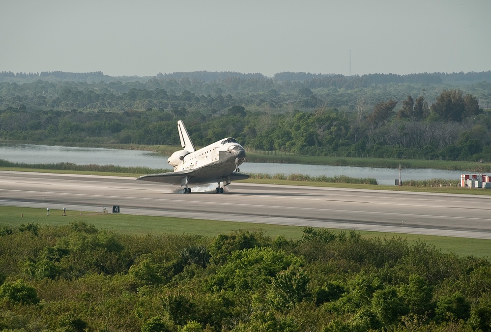 Discovery STS-131 Mission Landing