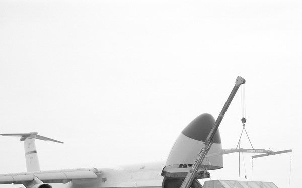 C-5A AIRPLANE AT BOMBER PLANT CLEVELAND OHIO