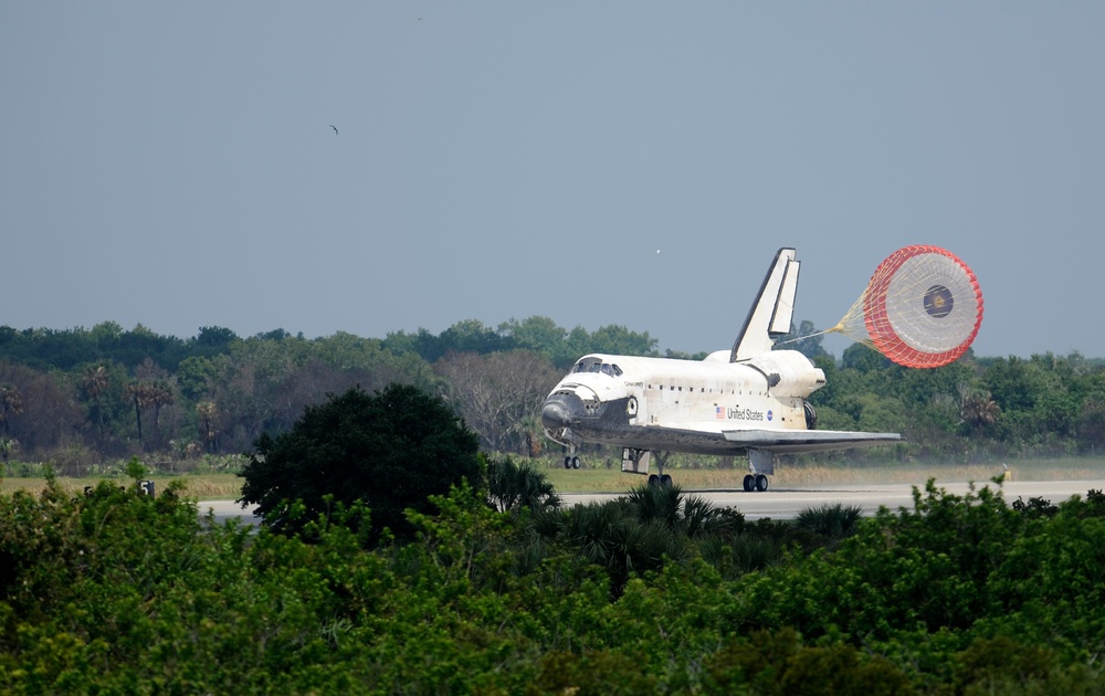 STS-124 Space Shuttle Discovery Landing
