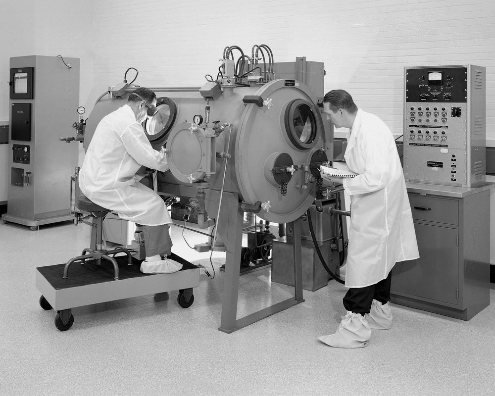 TIG WELDER LOCATED IN THE CLEAN ROOM OF THE TECHNICAL SERVICES BUILDING TSB - THE INERT GAS WELDING FACILITY IS USED FOR WELDING REFRACTORY METALS IN CONNECTION WITH THE COLUMBIUM LIQUID SODIUM LOOP PROJECT