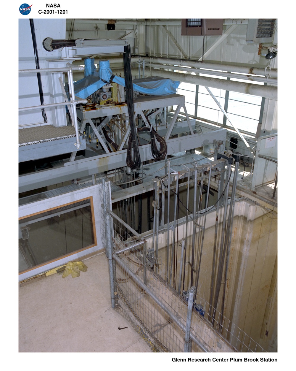 PLUM BROOK REACTOR FACILITY / MOCK UP REACTOR TANK / 00105 / Q18 - R21