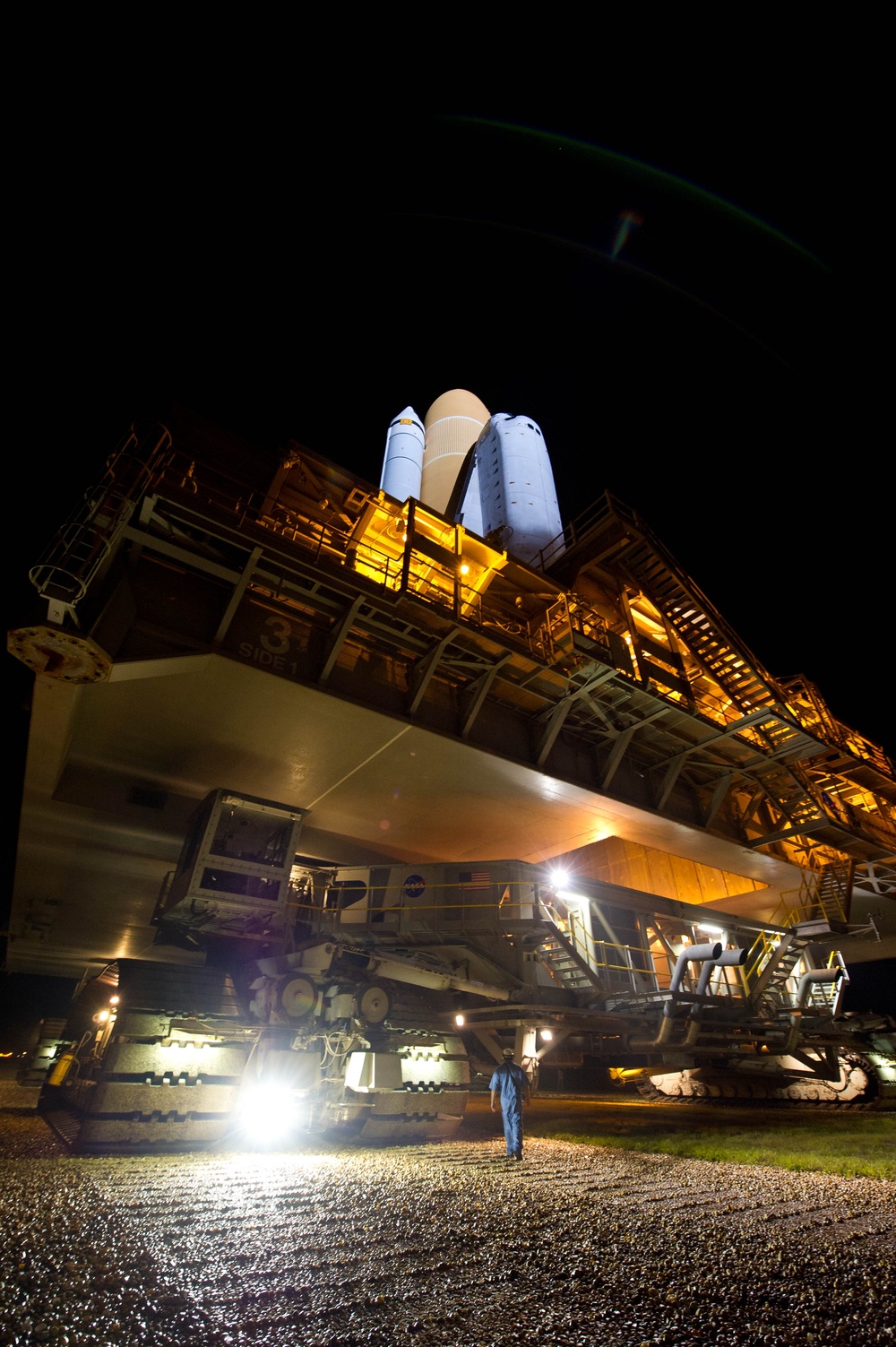 Atlantis STS-135 Rollout (201105310022HQ)
