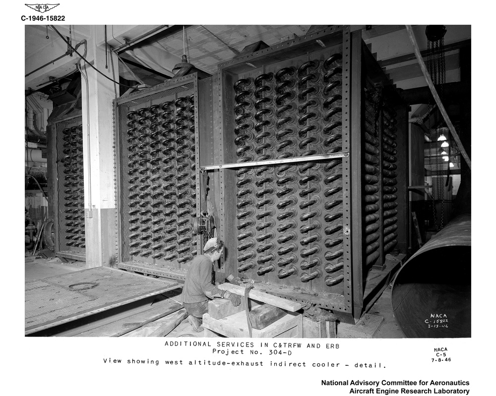 INSULATION AND ASSEMBLY OF THE ALTITUDE WIND TUNNEL AWT - EXHAUST GAS COOLER IN THE NEW WING OF THE ENGINE RESEARCH BUILDING