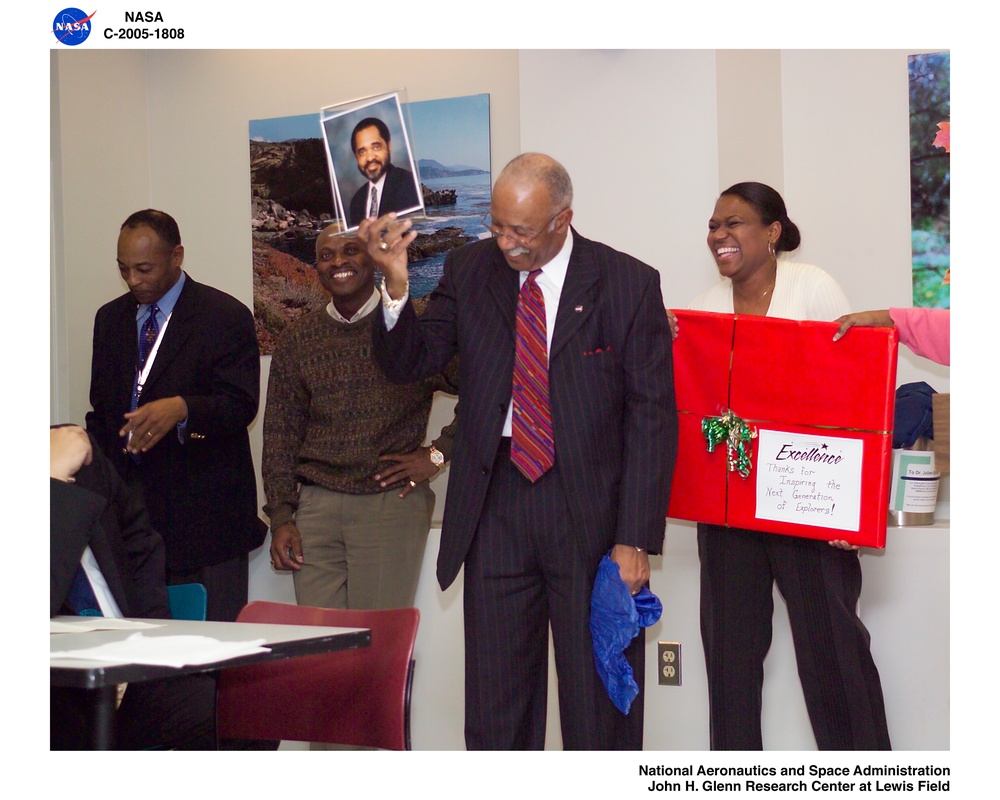 Candid Photography at Center's social to bid farewell to Glenn Research Center Director