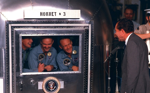 President Nixon visits Apollo 11 crew in quarantine
