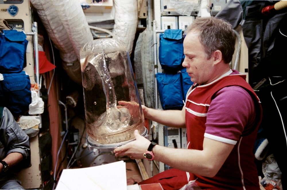 Vinogradov and Solovyev display a water dispenser