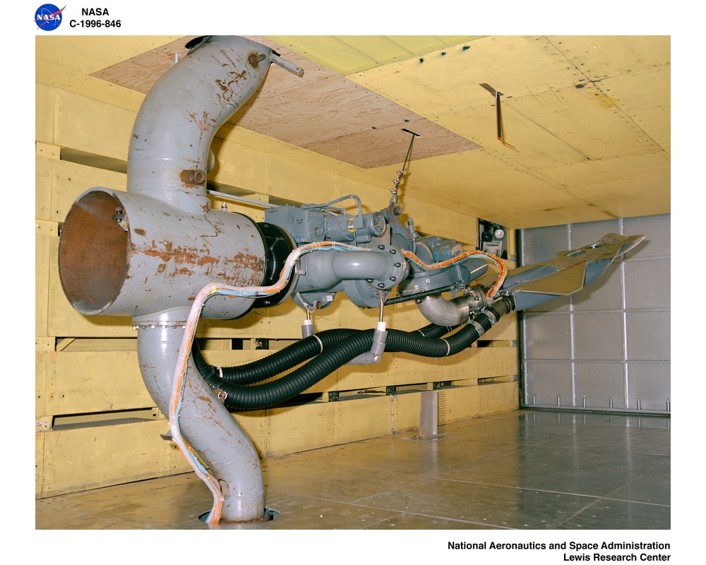 LOCKHEED SHORT TAKEOFF VERTICAL LANDING STOVL MODEL IN 9X15 FOOT WIND TUNNEL