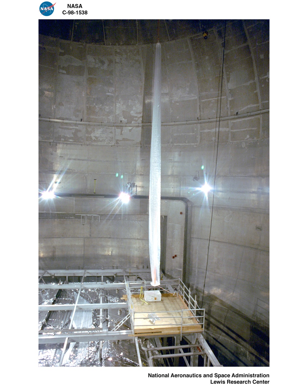 MARS BALLOON INFLATION TEST AT THE SPACE POWER FACILITY SPF AT NASA PLUM BROOK STATION