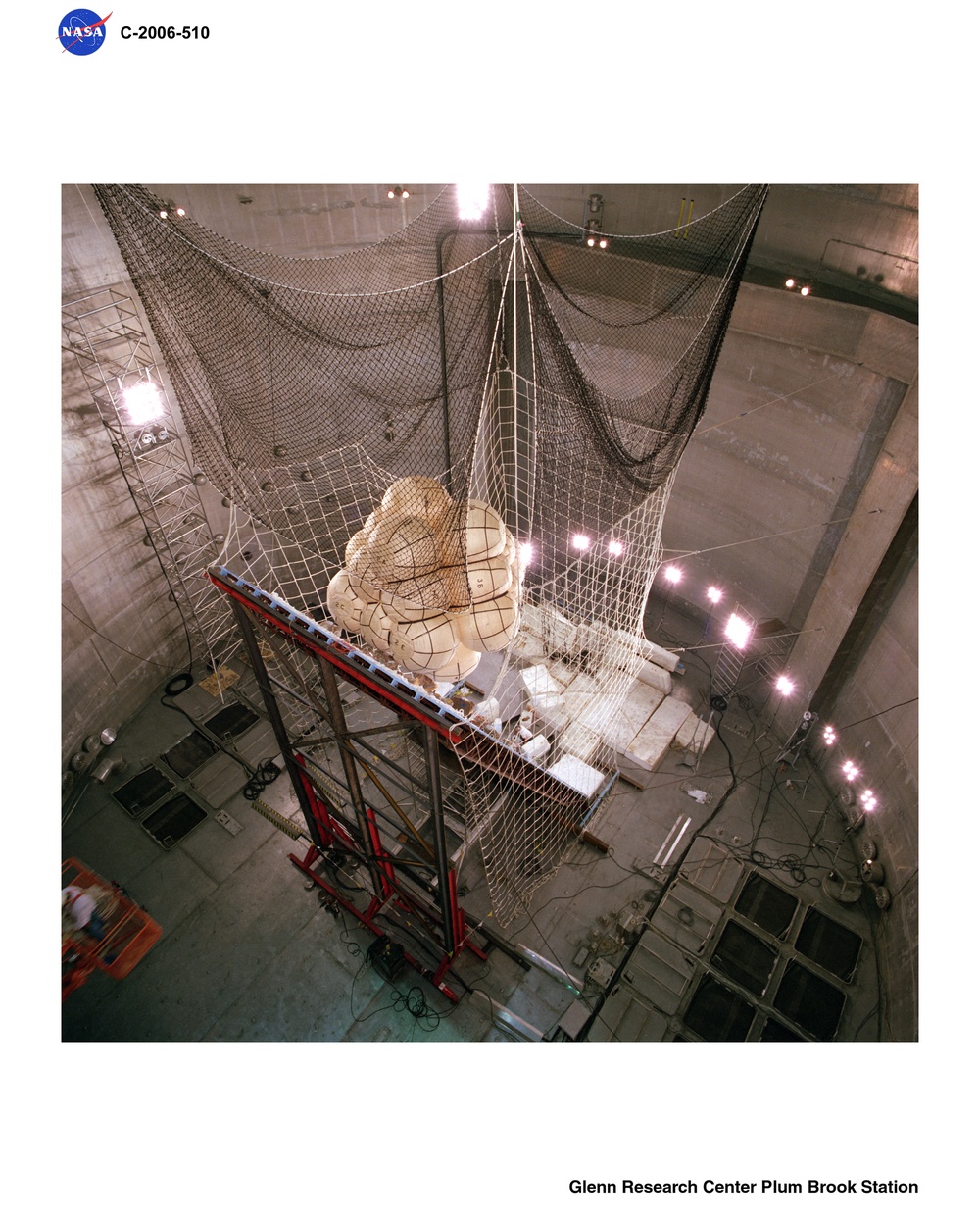 MARS PATHFINDER PROJECT TEST CONFIGURATION IN THE SPACE POWER FACILITY (SPF) NASA PLUM BROOK STATION