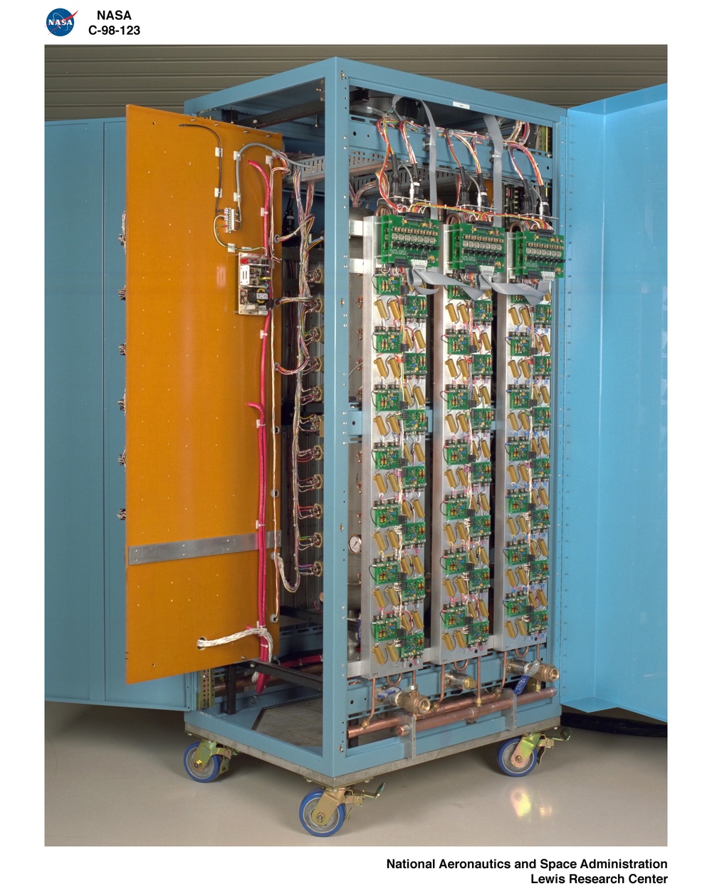 SOLAR ARRAY ELECTRICAL SIMULATOR SAES WITH TECHNICIANS AND ENGINEERING DESIGN AND ANALYSIS DIVISION