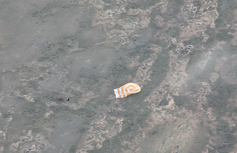 Expedition 14 Landing