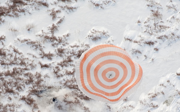 Soyuz TMA-16 Lands