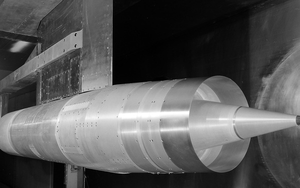 MACH 2.5 MIXED COMPRESSION 40-60 INLET ON J-85-13 ENGINE AT THE 10X10 FOOT WIND TUNNEL