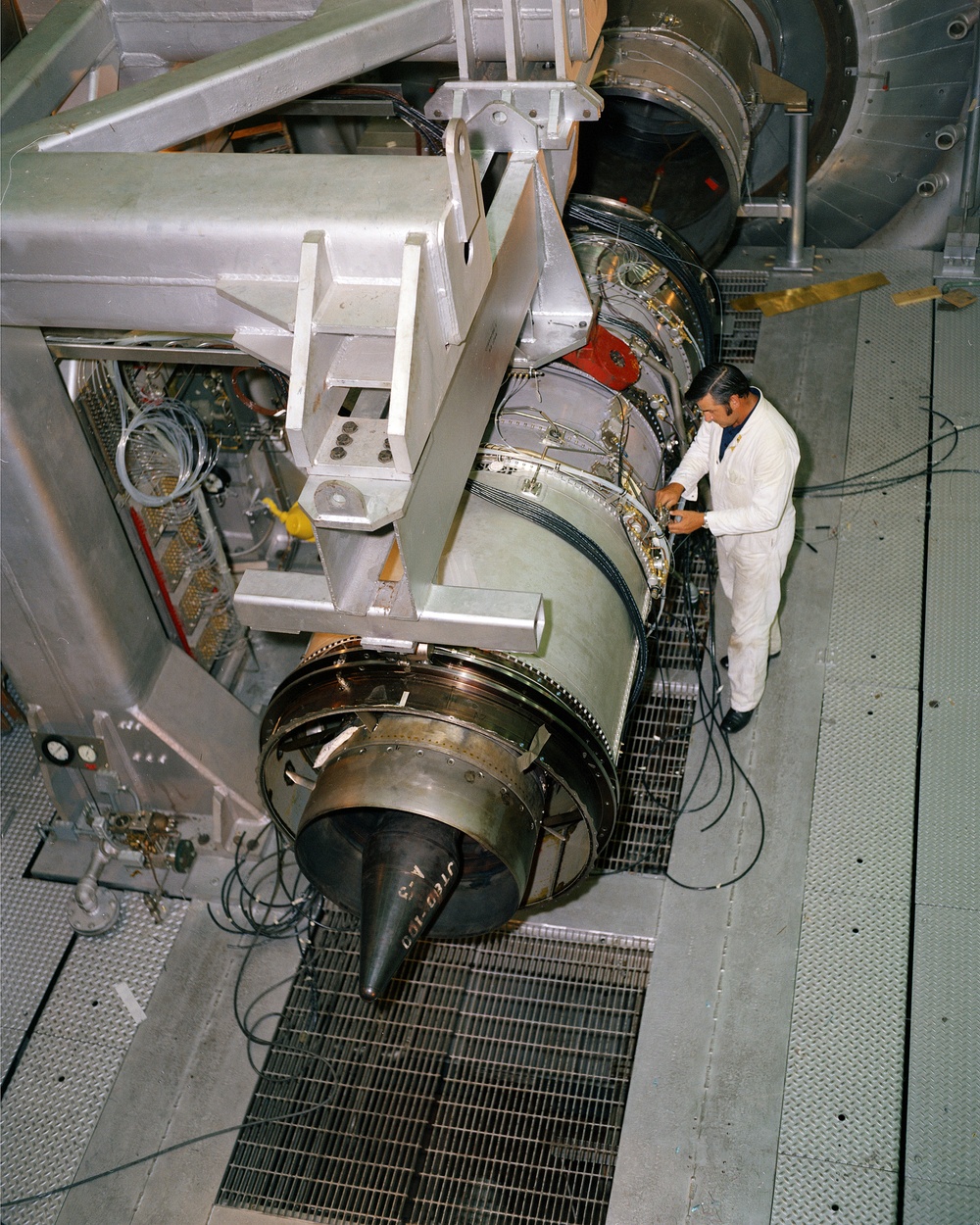 JT-8D REFAN ENGINE