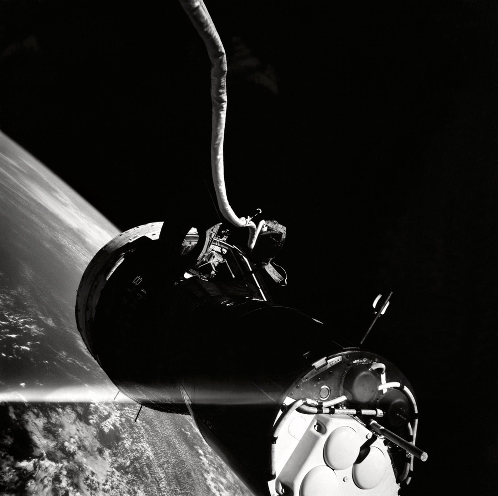 Gemini 9 and Earth Limb