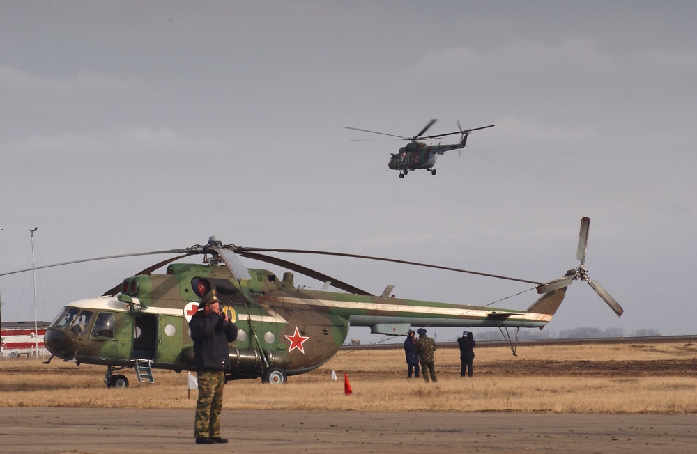 Expedition 7 Landing