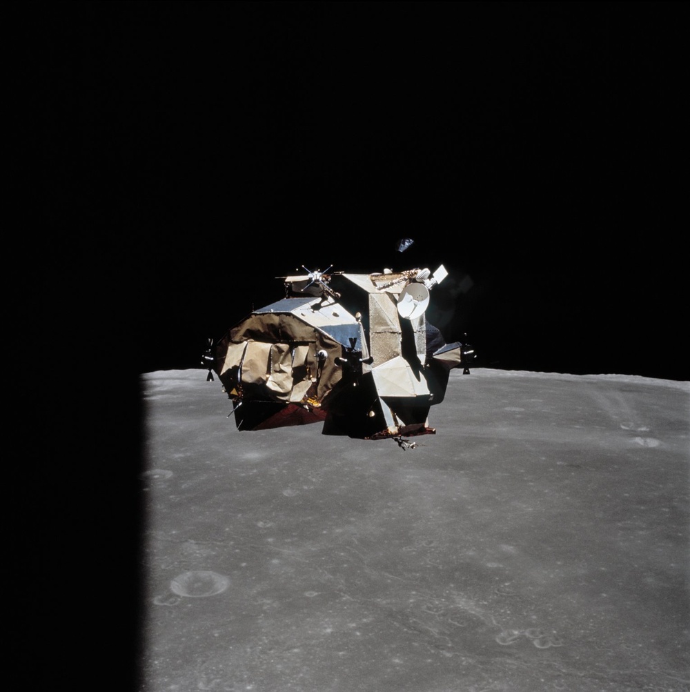 photo-as16-122-19533