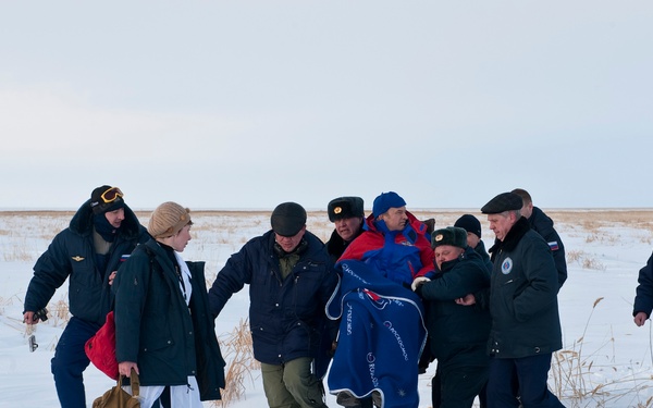 Soyuz TMA-16 Lands