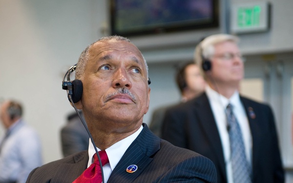 Space Shuttle Discovery Launch (201102240006HQ)