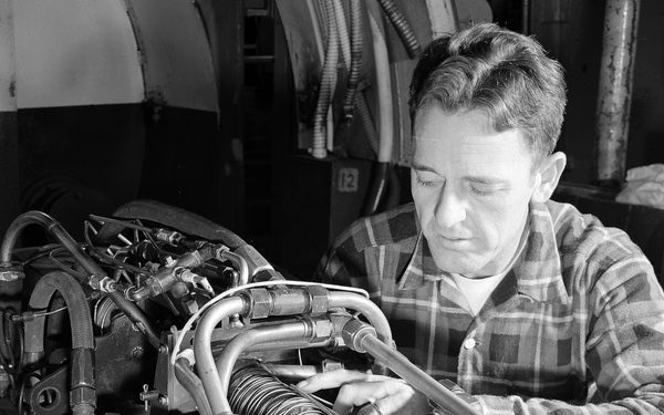 1000 POUND ROCKET INJECTOR FACILITY