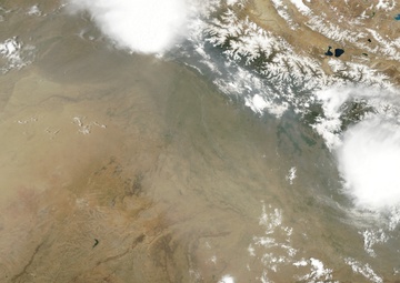 Smog Yellows Taj Mahal: Image of the Day