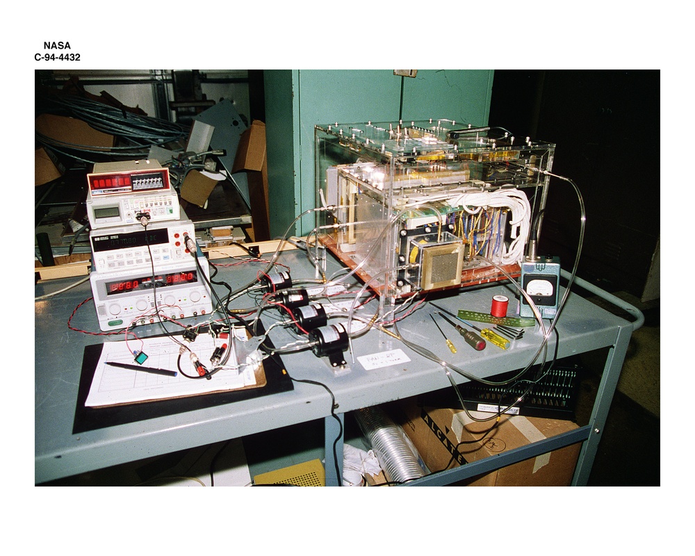 AVIONICS PACKAGE AIRFLOW TESTS FOR DROPLET COMBUSTION EXPERIMENT