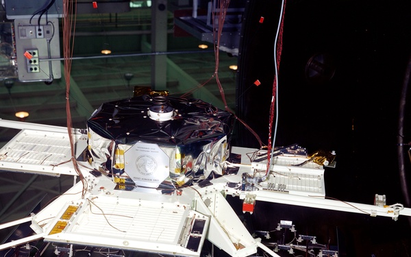 SPHINX IN THE ELECTRIC PROPULSION LABORATORY EPL TANK 5