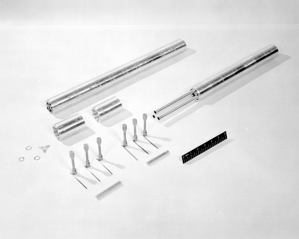 RADIATION EXPERIMENT EXPOSURE CAPSULE FOR LA-5 AND LA-7 HOLES IN NASA PLUM BROOK STATION CORE