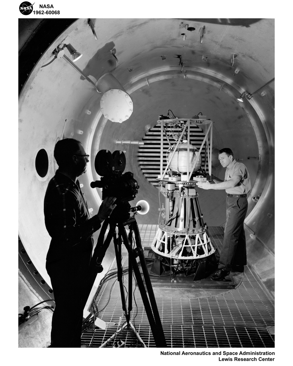 WASP DESPIN SYSTEM TEST RIG IN THE PROPULSION SYSTEMS LABORATORY PSL NO. 2