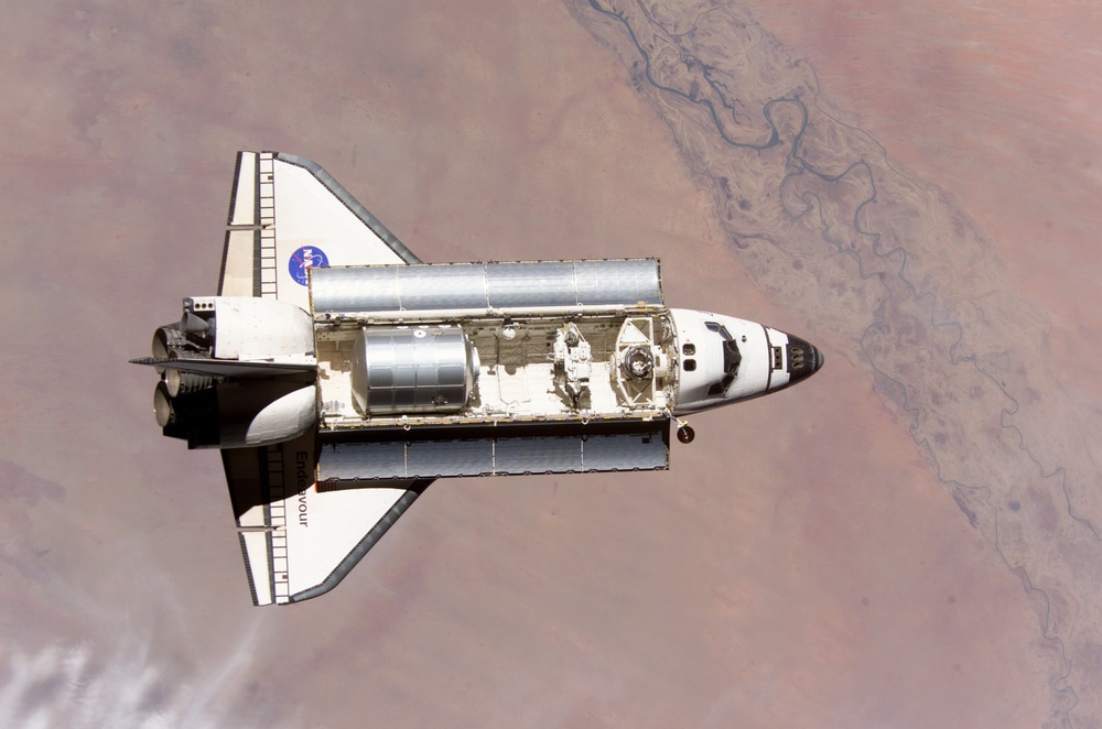 Endeavour on approach to ISS for mission STS-111 UF2 / Expedition Four