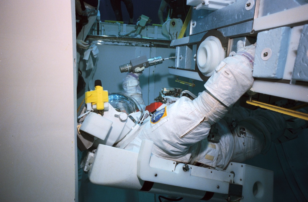 EVAS VII NBL Week I Crew runs.